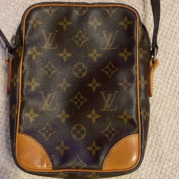 AUTHENTIC LOUIS VUITTON DANUBE CROSSBODY WITH COA FROM ENTRUPY - Picture 5 of 10